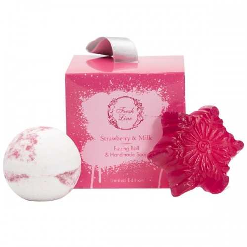FRESH LINE PROMO XMAS STRAWBERRY & MILK HANDCRAFTED SOAP ~100G & HANDCRAFTED FIZZING BALL ~120G: